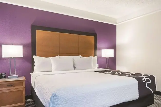 Süit, 1 En Büyük (King) Boy Yatak, Sigara İçilmez (One Bedroom)