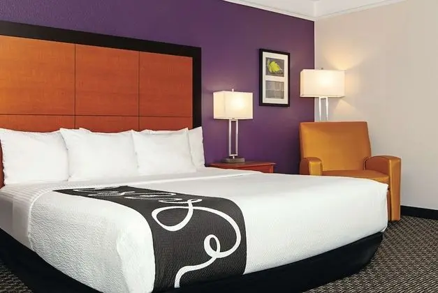 Süit, 1 En Büyük (King) Boy Yatak, Sigara İçilmez (One Bedroom)