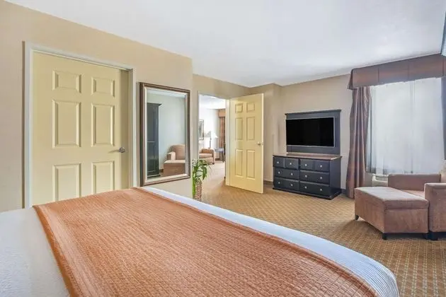 Süit, 1 En Büyük (King) Boy Yatak, Sigara İçilmez (Two-Room)