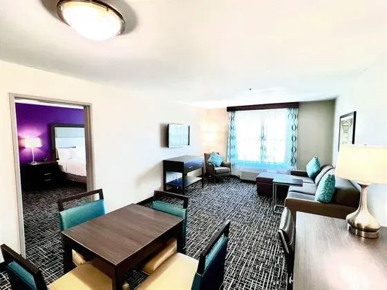 Süit, 1 En Büyük (King) Boy Yatak, Sigara İçilmez