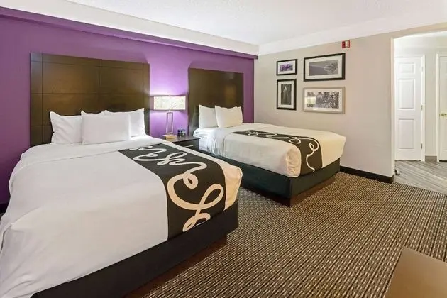 Deluxe Süit, 2 Çift Kişilik Yatak, Sigara İçilmez, Manzaralı (Courtyard/Pool View)