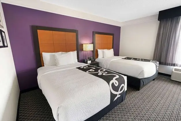 Deluxe Süit, 2 Çift Kişilik Yatak, Sigara İçilmez, Manzaralı (Courtyard/Pool View)
