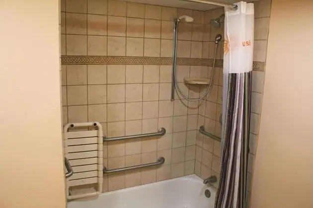 Oda, 2 Çift Kişilik Yatak, Engellilere Uygun, Sigara İçilmez (Mobility/Hearing Impaired Accessible)
