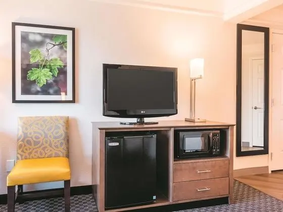 Oda, 2 Çift Kişilik Yatak, Engellilere Uygun, Sigara İçilmez (Mobility Accessible)
