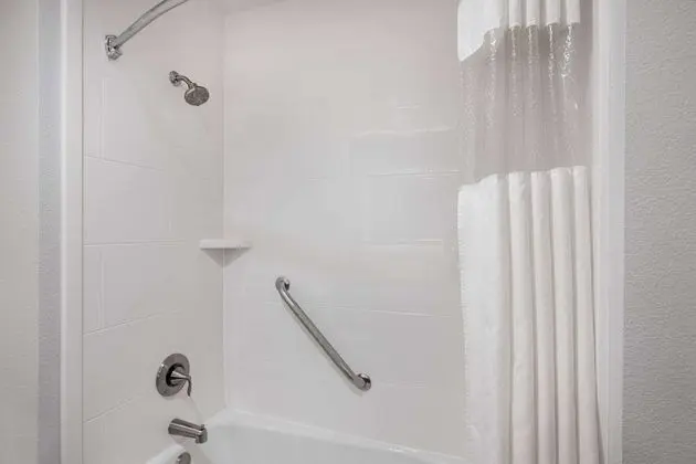 Oda, 2 Büyük (Queen) Boy Yatak, Sigara İçilmez