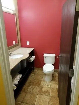 Oda, 2 Büyük (Queen) Boy Yatak, Engellilere Uygun, Sigara İçilmez (Mobility, Bathtub w/Grab bars)