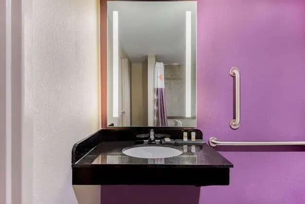 Oda, 2 Büyük (Queen) Boy Yatak, Sigara İçilmez