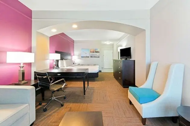 Süit, 1 En Büyük (King) Boy Yatak, Engellilere Uygun, Sigara İçilmez (Bathtub)