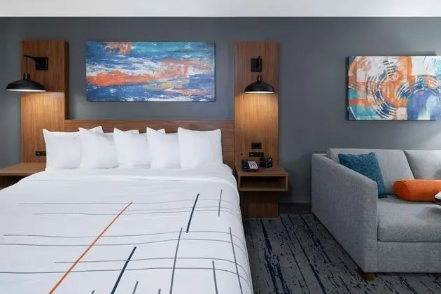 Oda, 1 En Büyük (King) Boy Yatak, Engellilere Uygun, Sigara İçilmez