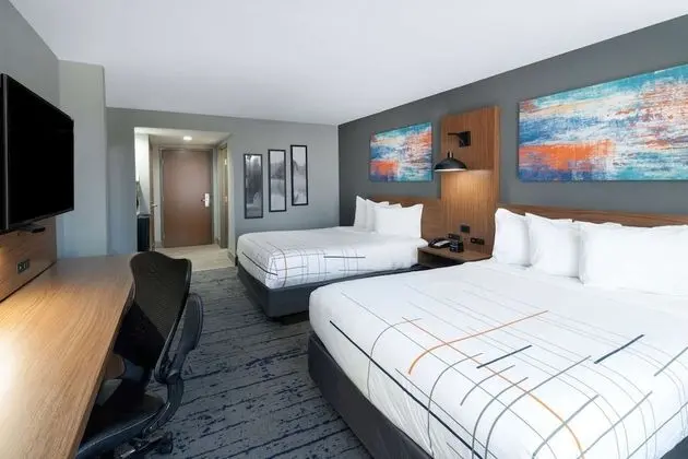 Oda, 2 Büyük (Queen) Boy Yatak, Engellilere Uygun, Sigara İçilmez