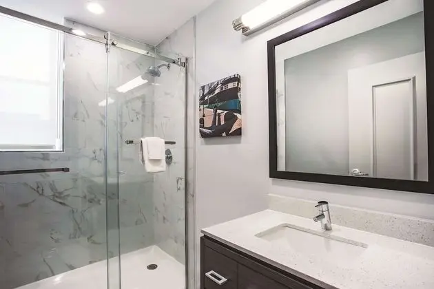 Oda, 1 Büyük (Queen) Boy Yatak, Sigara İçilmez, Şehir Manzaralı