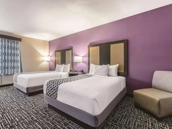 Süit, 2 Büyük (Queen) Boy Yatak, Sigara İçilmez (Various Views)