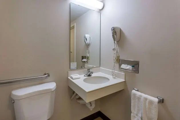 Engellilere uygun banyo