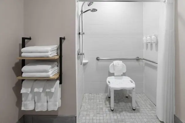 Engellilere uygun banyo