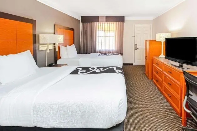 Oda, 2 Çift Kişilik Yatak, Sigara İçilmez