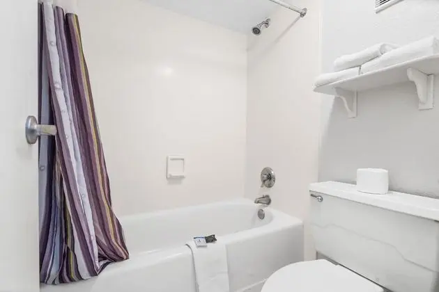 Oda, 2 Çift Kişilik Yatak, Engellilere Uygun, Sigara İçilmez (Mobility/Hearing Impaired Accessible)
