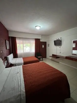 Tek Büyük Yataklı Oda, 2 Çift Kişilik Yatak