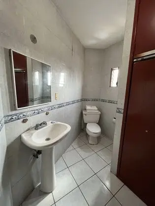 Tek Büyük Yataklı Oda, 2 Çift Kişilik Yatak