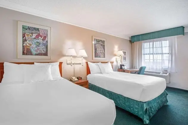 2 Double Beds, Mobility Accessible Room, Roll-In Shower, Non-Smoking