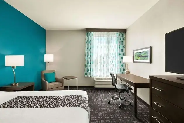 Oda, 1 En Büyük (King) Boy Yatak, Engellilere Uygun, Sigara İçilmez (Mobility/Hearing Impaired)
