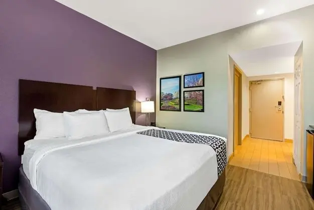 Oda, 1 En Büyük (King) Boy Yatak, Engellilere Uygun (Mobility/Hearing Impaired Accessible)