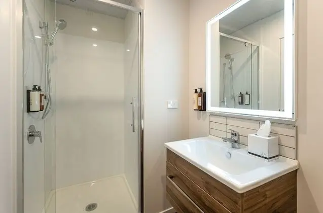 Standard Tek Büyük Yataklı Oda (Hotel Room)