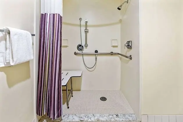 Oda, 1 Çift Kişilik Yatak, Engellilere Uygun, Sigara İçilmez (Mobility/Hearing, Tub w/Grab Bars)