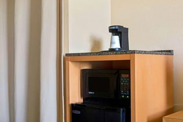 Oda, 2 Çift Kişilik Yatak, Sigara İçilmez, Göl Manzaralı