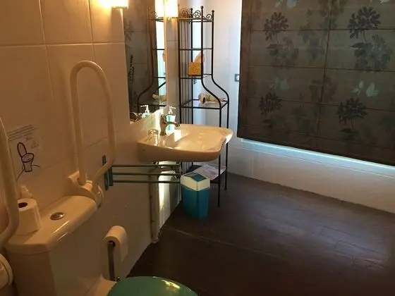 Standard Tek Büyük Yataklı Oda, Banyolu/Duşlu, Bahçe Manzaralı (Mobilité réduite)