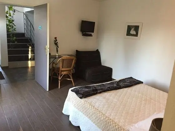 Standard Tek Büyük Yataklı Oda, Banyolu/Duşlu, Bahçe Manzaralı (Mobilité réduite)