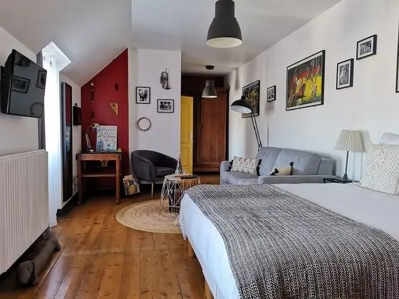 Junior Tek Büyük Yataklı Oda, Sigara İçilmez, Şehir Manzaralı (Musique)