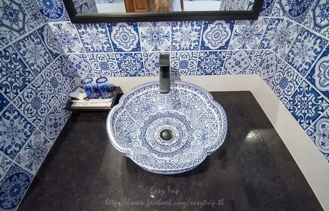RABAT SUITE