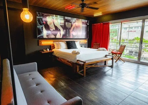 Deluxe King Room