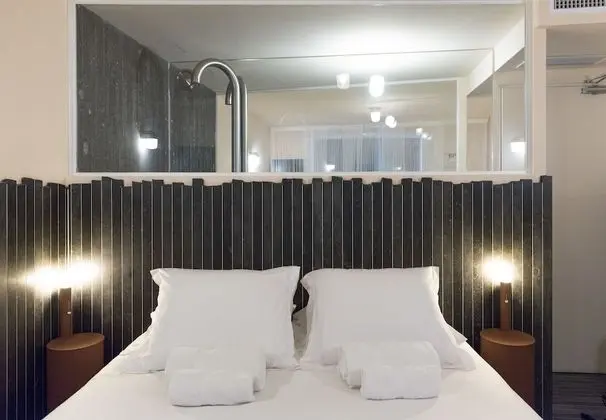 Tek Büyük Yataklı Oda, Balkon, Deniz Manzaralı (1st Floor)
