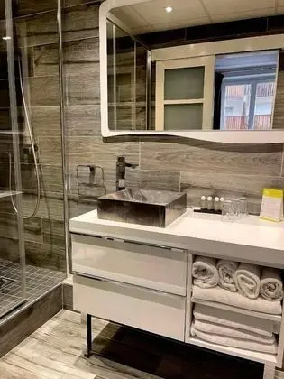 Tek Büyük Yataklı Oda, Göl Manzaralı