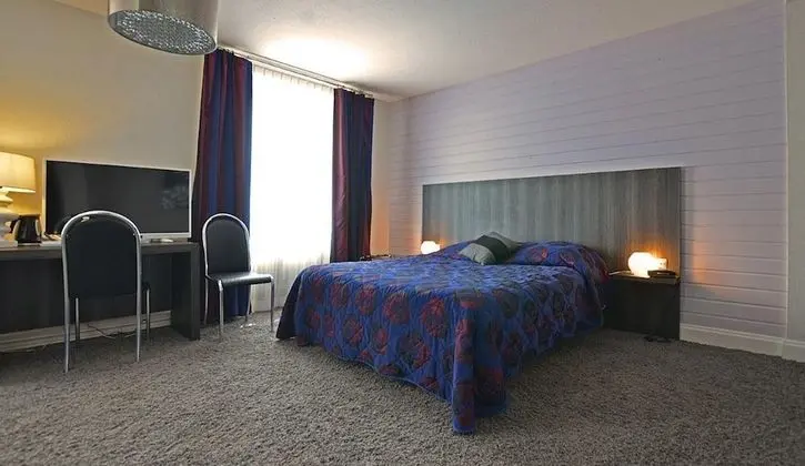 Üç Kişilik Oda