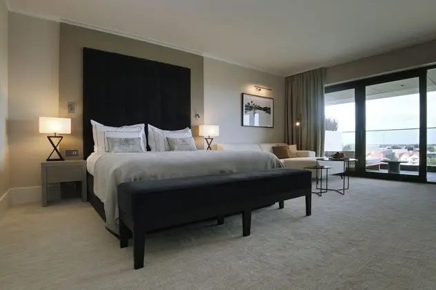 Junior Oda, 1 En Büyük (King) Boy Yatak, Göl Manzaralı