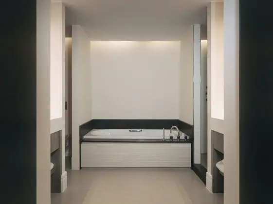 Junior Oda, 1 En Büyük (King) Boy Yatak, Göl Manzaralı