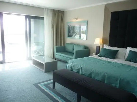 Junior Oda, 1 En Büyük (King) Boy Yatak, Göl Manzaralı