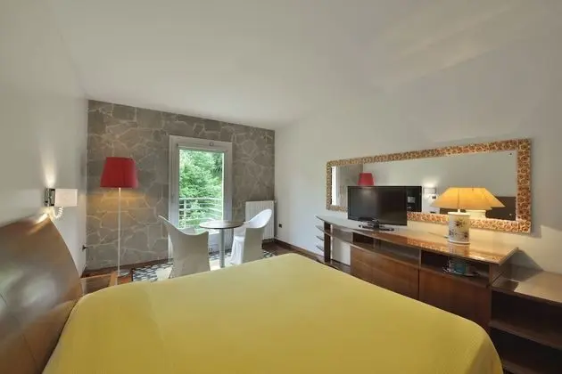 Tek Büyük veya İki Ayrı Yataklı Oda, Dağ Manzaralı (Elegance)