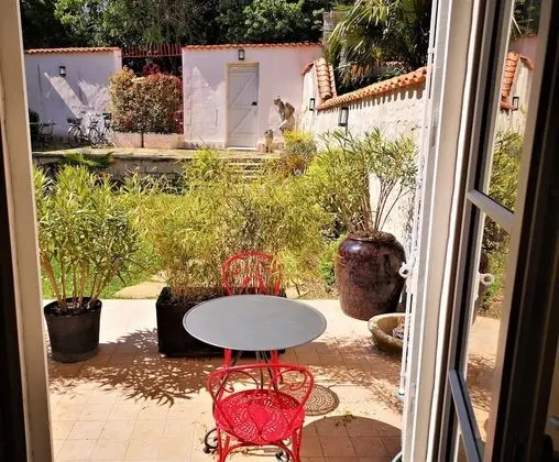 Exclusive Tek Büyük Yataklı Oda, Banyolu/Duşlu, Bahçe Manzaralı (Les Indes)