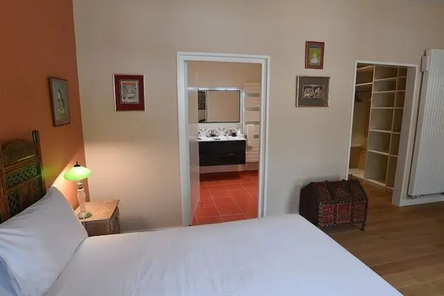 Exclusive Tek Büyük Yataklı Oda, Banyolu/Duşlu, Bahçe Manzaralı (Les Indes)