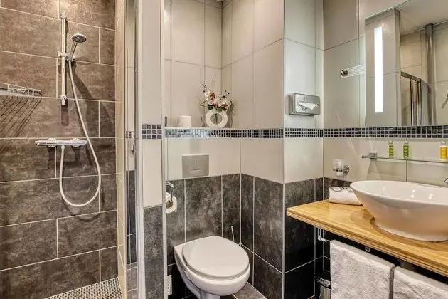 Comfort Tek Büyük Yataklı Oda