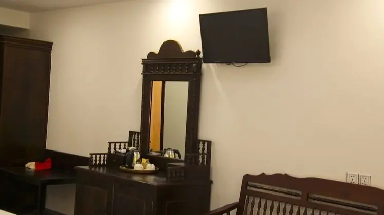 Deluxe Üç Kişilik Oda, Havuz Manzaralı (1 King Bed & 1 Single Bed)