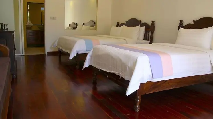 Deluxe Üç Kişilik Oda, Havuz Manzaralı (1 King Bed & 1 Single Bed)