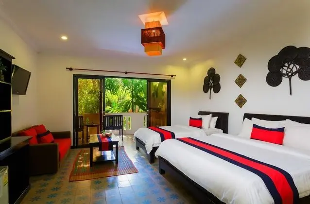 Deluxe Üç Kişilik Oda, Havuz Manzaralı (1 King Bed & 1 Single Bed)
