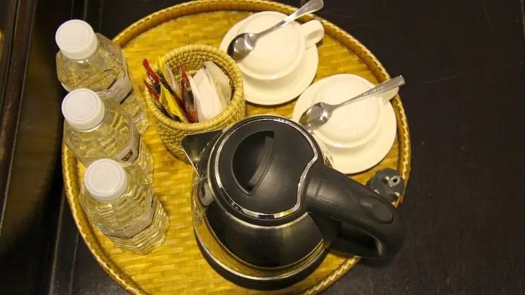 Deluxe Üç Kişilik Oda, Havuz Manzaralı (1 King Bed & 1 Single Bed)