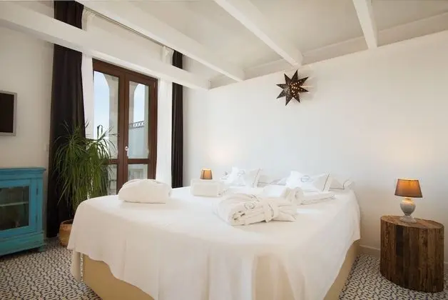 Stüdyo, Kısmi Deniz Manzarası, Bahçeli