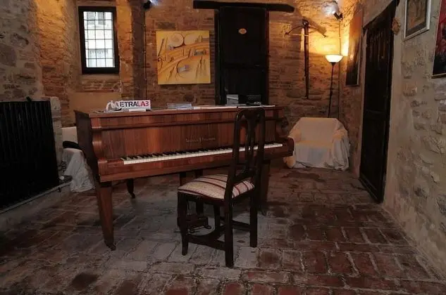 Traditional Ev, 2 Büyük (Queen) Boy Yatak