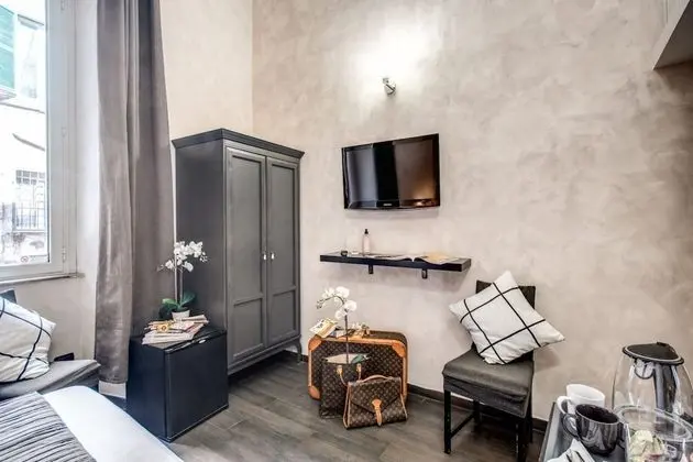 Büyük Yataklı Tek Kişilik Oda